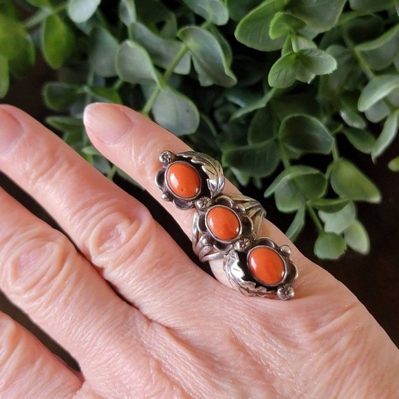 Vintage Sterling Silver Mediterranean Coral Native American Old Pawn Ring Sz 5.5 - Picture 4 of 6